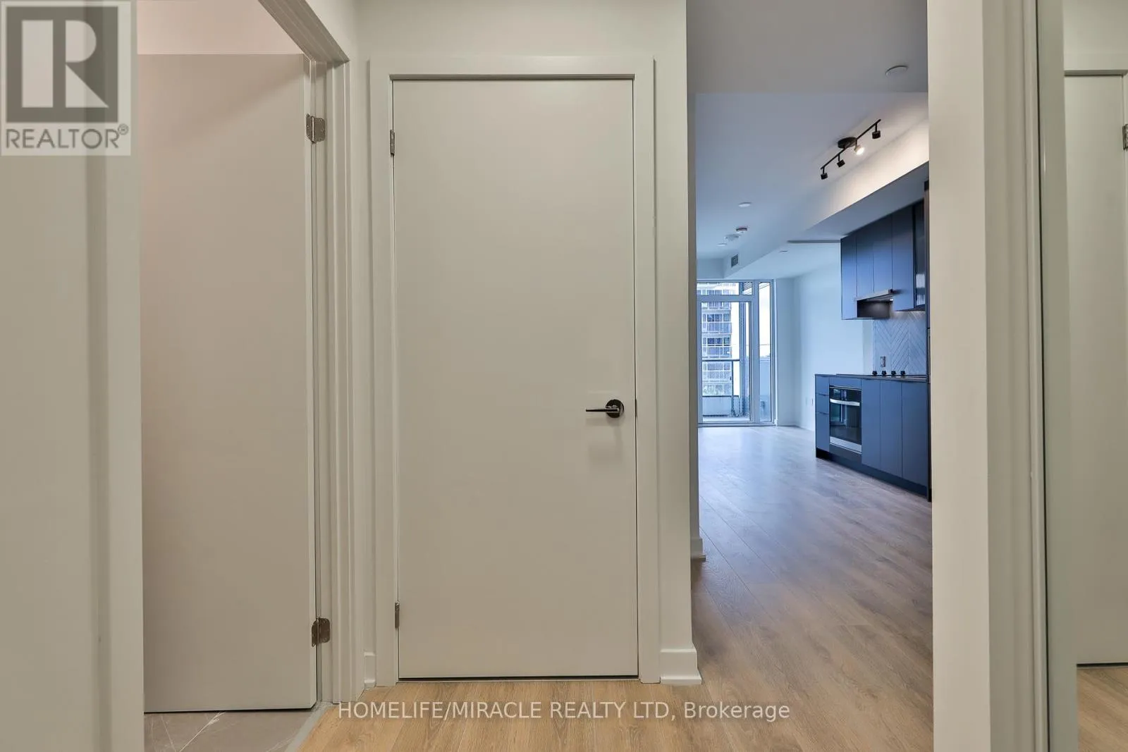 Apartment for rent: 317 - 1037 The Queensway, Toronto, Ontario M8Z 0C6