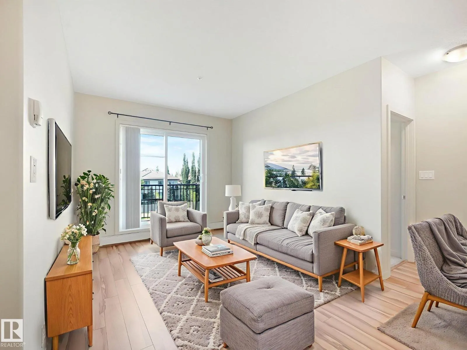 Apartment for rent: #317 1144 Adamson Dr Sw, Edmonton, Alberta T6W 2X7