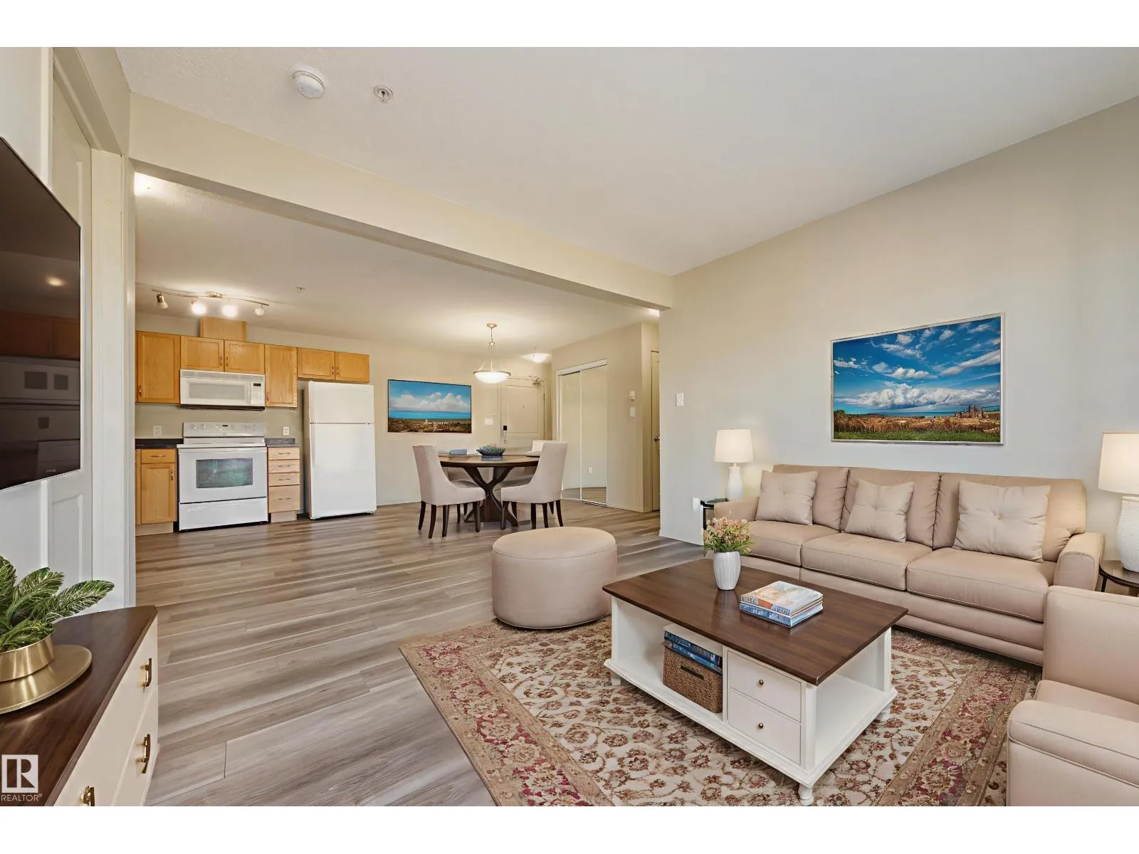 Apartment for rent: #317 309 Clareview Station Dr Nw, Edmonton, Alberta T5Y 0C5