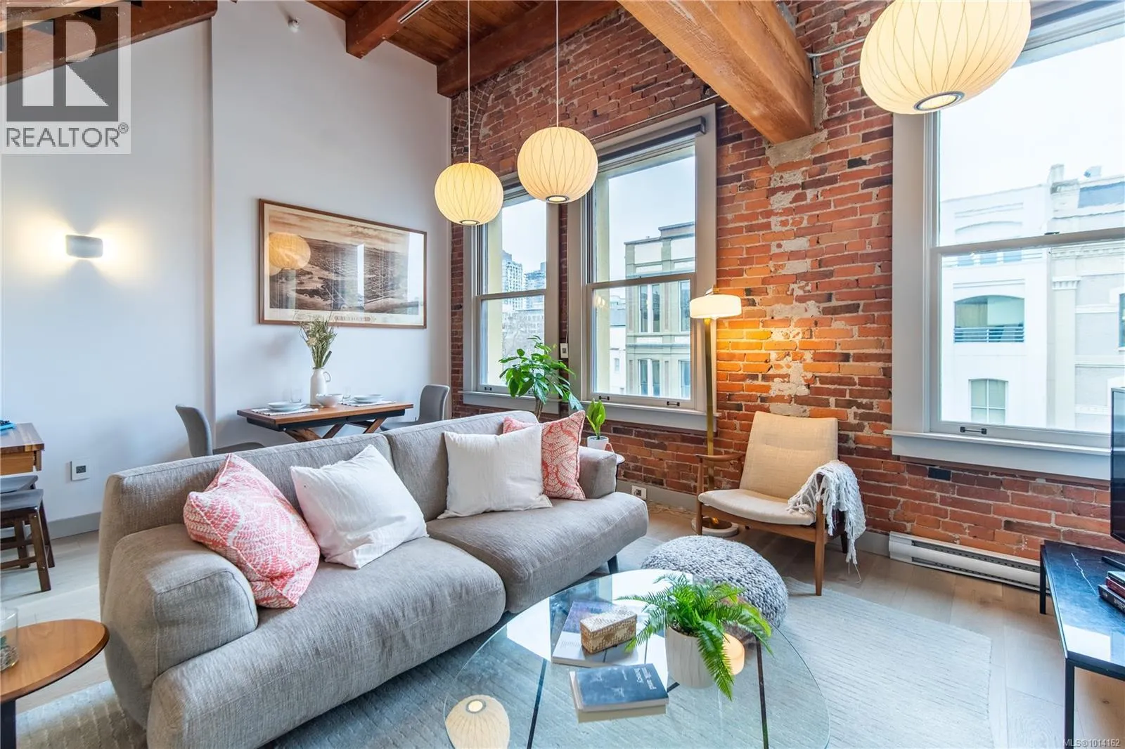 Apartment for rent: 317 599 Pandora Ave, Victoria, British Columbia V8W 1N5