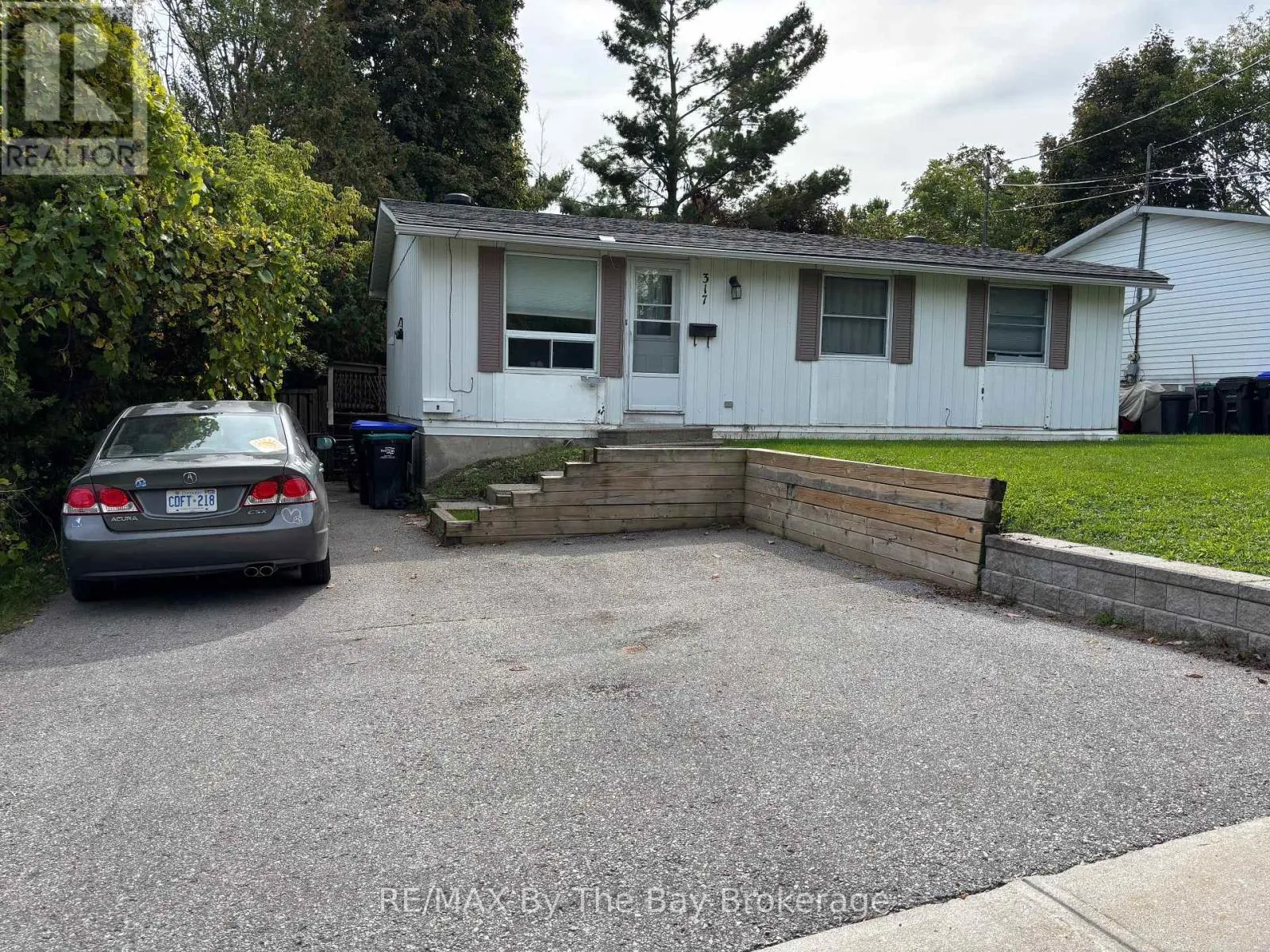 Duplex for rent: 317 Hugel Avenue, Midland, Ontario L4R 1T5