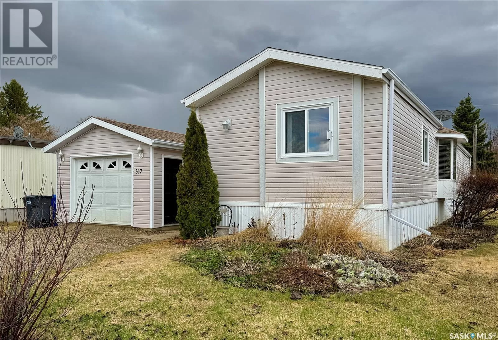 Modular for rent: 317 Riedel Avenue E, Langenburg, Saskatchewan S0A 2A0