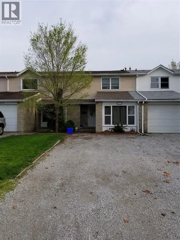 Row / Townhouse for rent: 317 Somerset Crescent, Sarnia, Ontario N7S 4E8