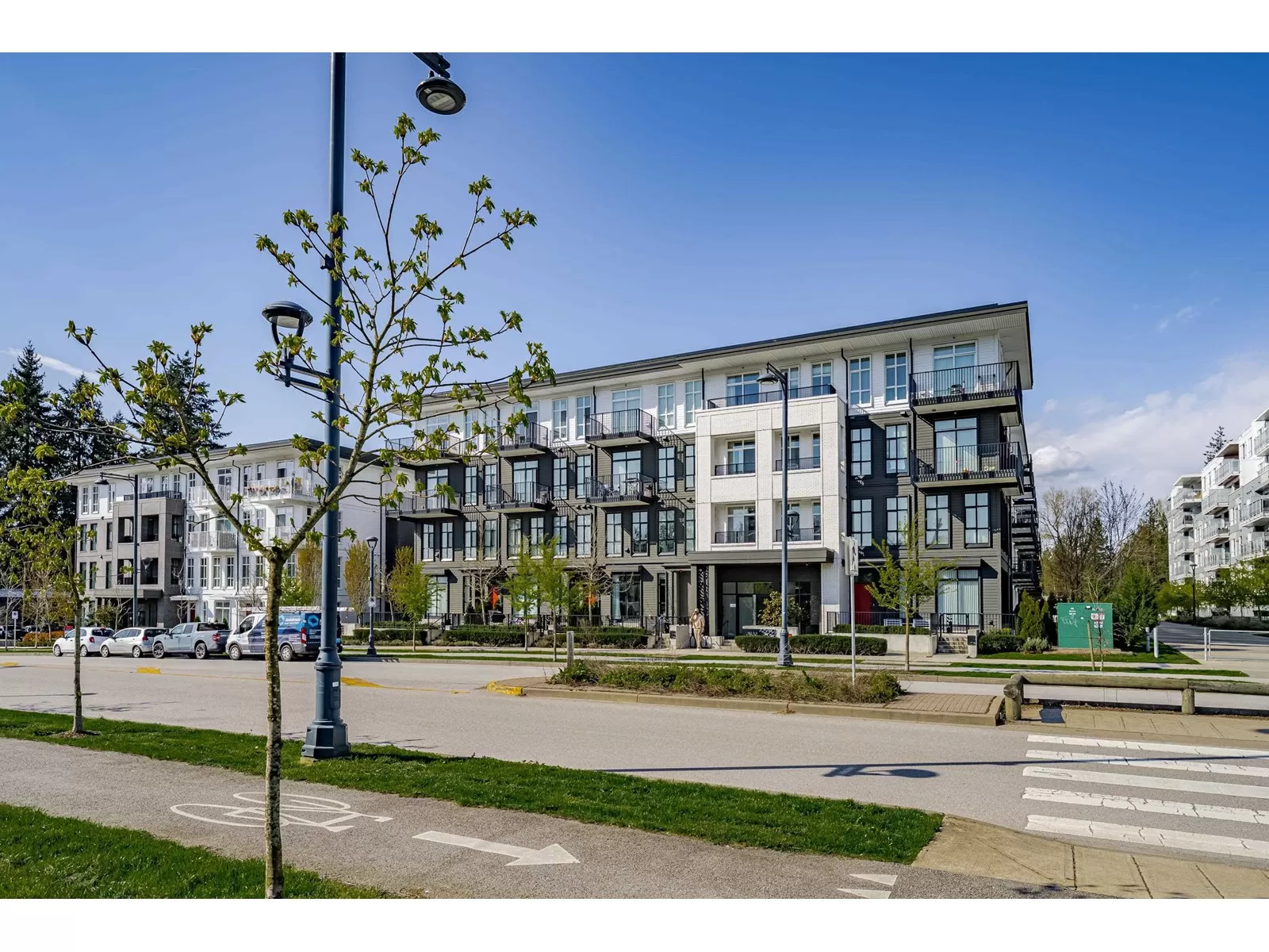 Apartment for rent: 318 13933 105 Boulevard, Surrey, British Columbia V3T 0R6