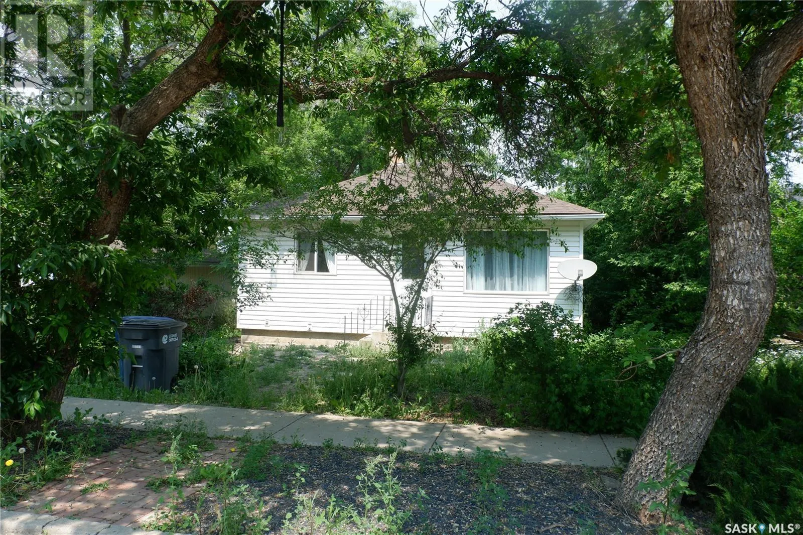 House for rent: 318 4th Avenue W, Assiniboia, Saskatchewan S0H 0B0