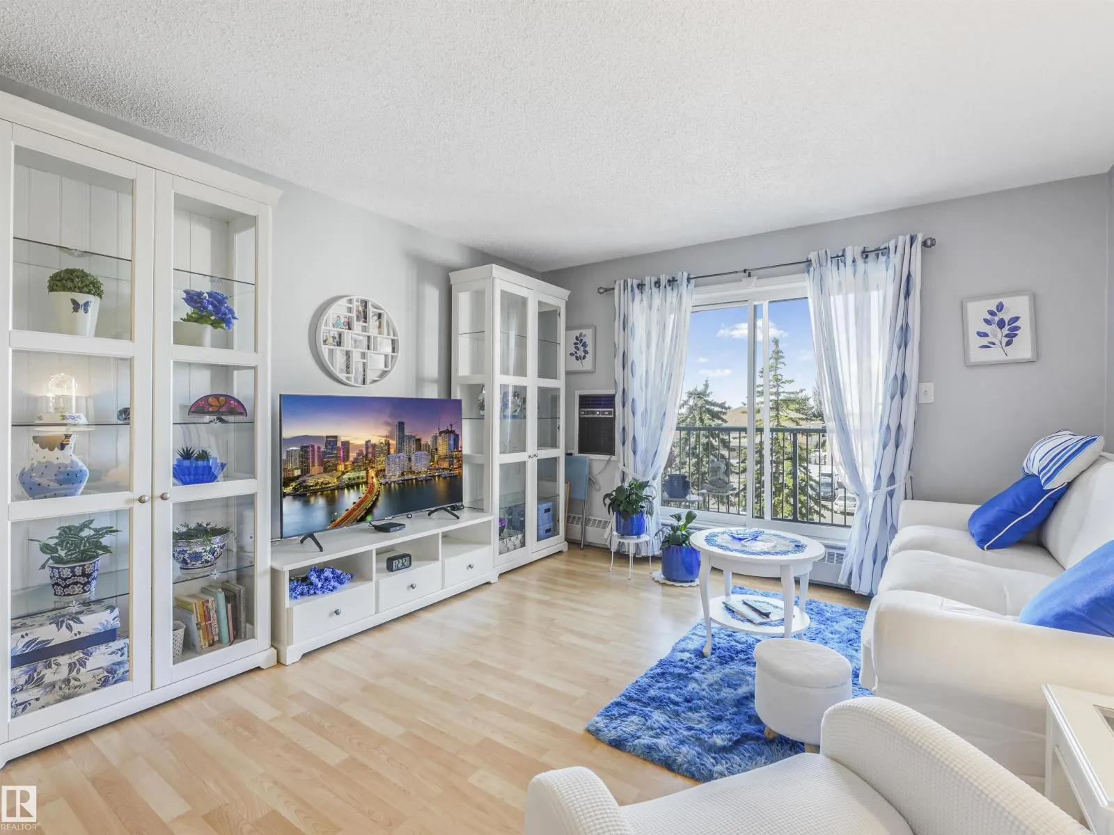 Apartment for rent: #318 6710 158 Av Nw, Edmonton, Alberta T5Z 3A7