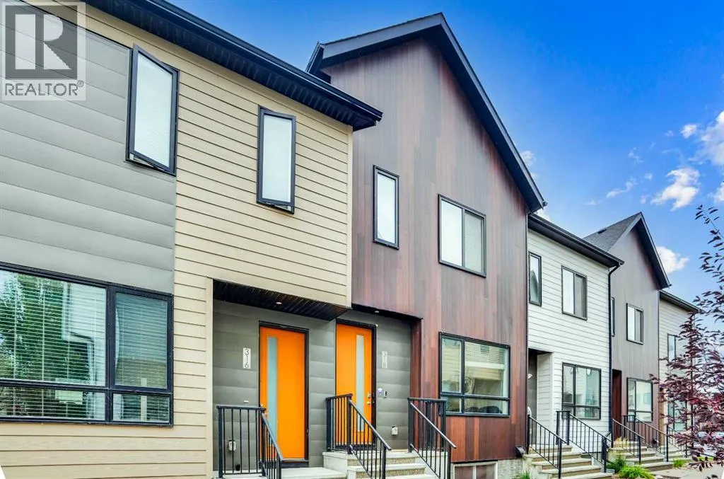 Row / Townhouse for rent: 318 Redstone Crescent Ne, Calgary, Alberta T3N 1M4