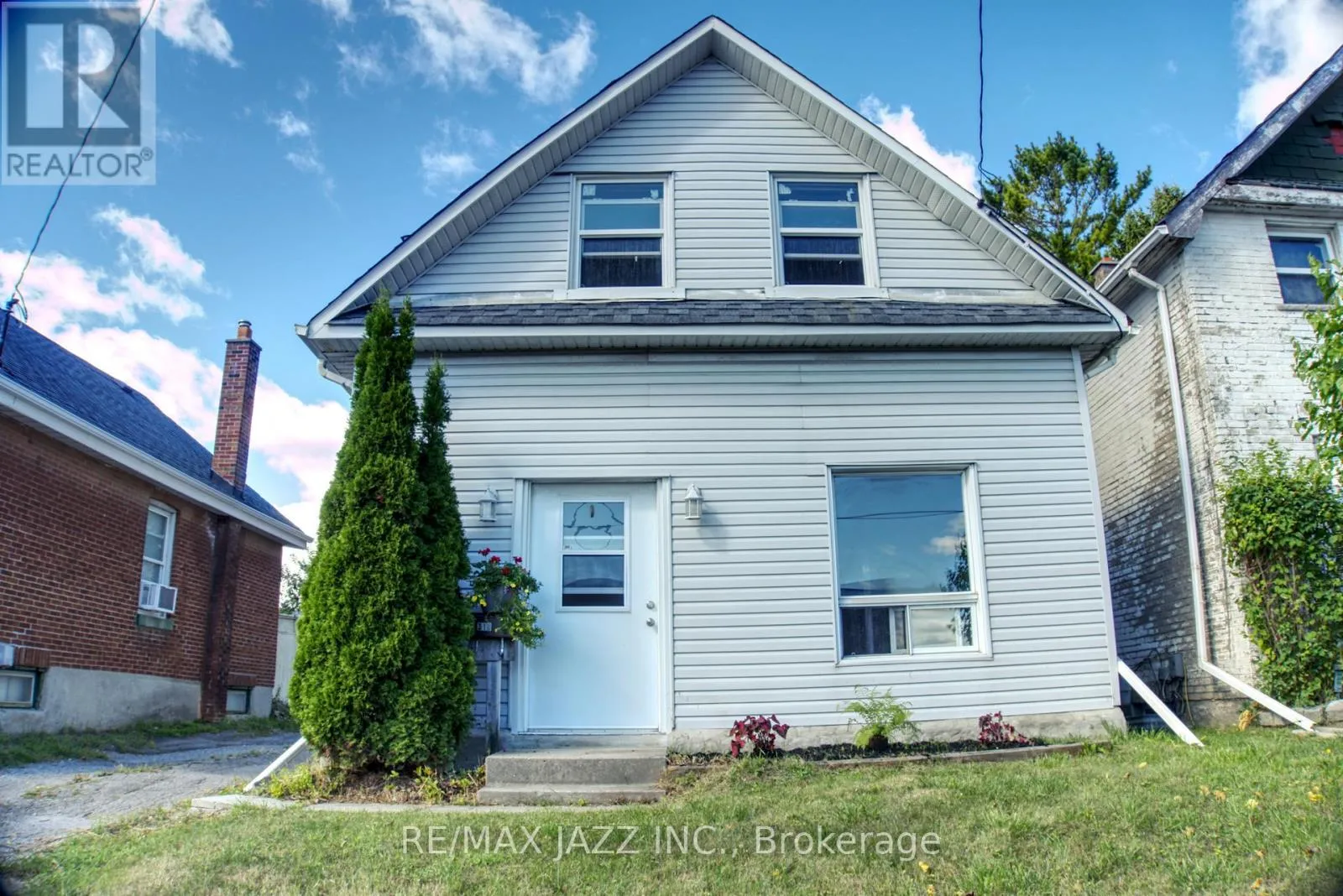 House for rent: 318 Ritson Road N, Oshawa, Ontario L1G 5P8