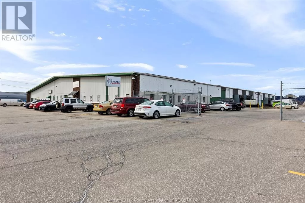 Warehouse for rent: 3181 Devon, Windsor, Ontario N8X 4L3