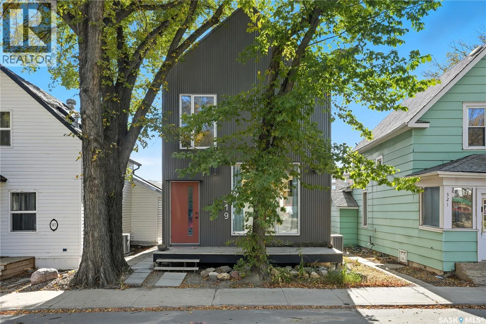 House for rent: 319 25th Street W, Saskatoon, Saskatchewan S7L 0C5