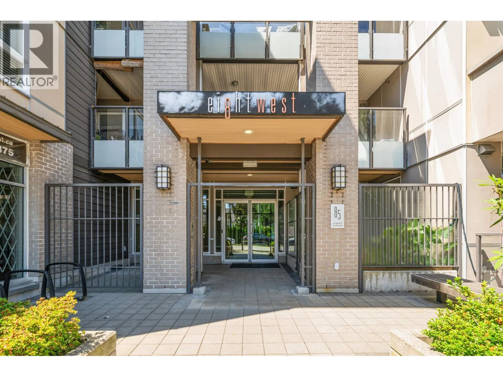 Apartment for rent: 319 85 Eighth Avenue, New Westminster, British Columbia V3L 0E9