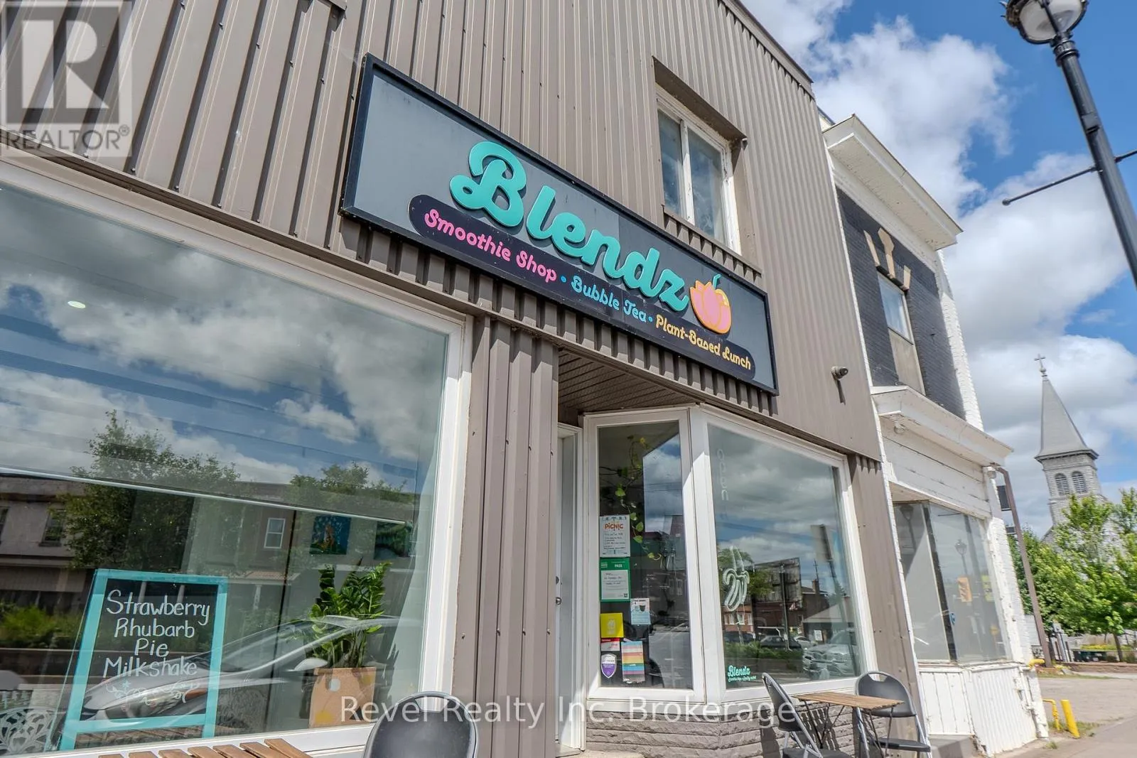 319 Algonquin Avenue, North Bay, Ontario P1B 4W1