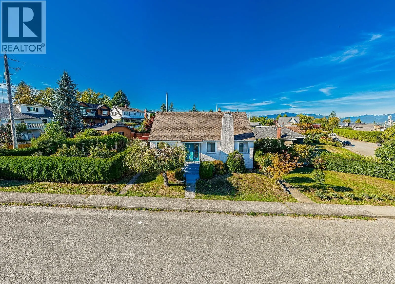 House for rent: 319 Churchill Avenue, New Westminster, British Columbia V3L 4P4