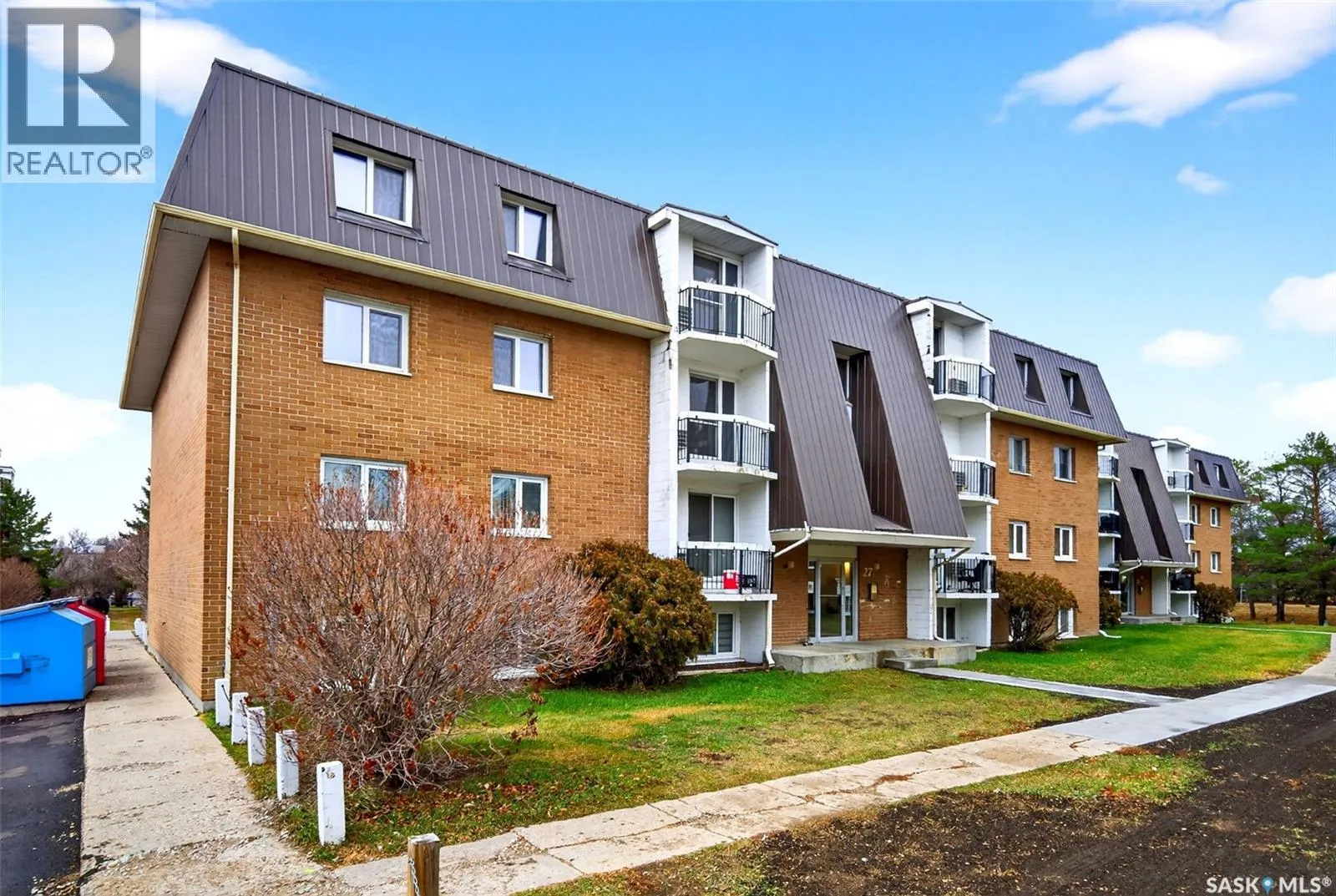 Apartment for rent: 32 27 Centennial Street, Regina, Saskatchewan S4S 6P8