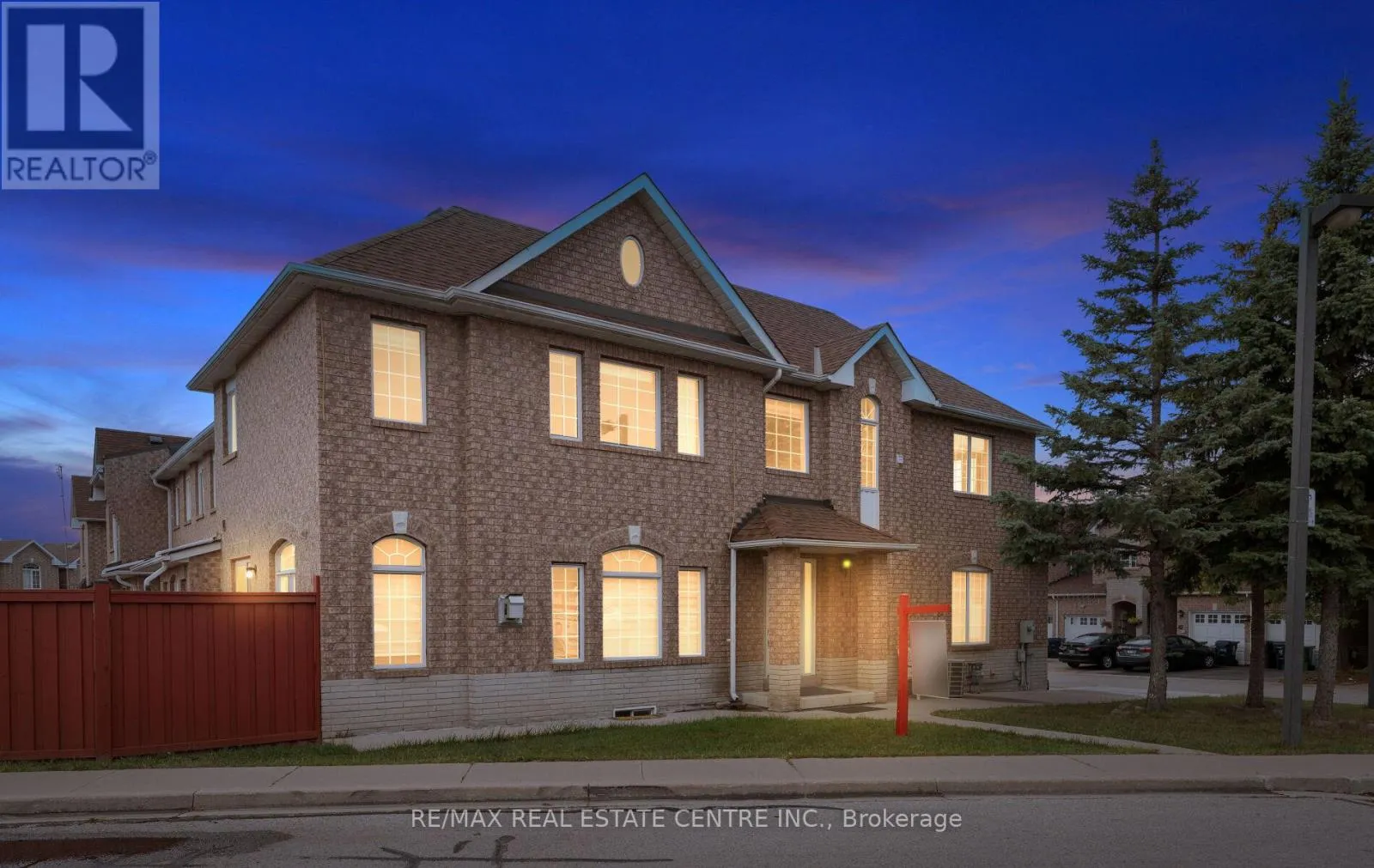 Row / Townhouse for rent: 32 - 32 Viewcrest Circle, Toronto, Ontario M9W 7G5