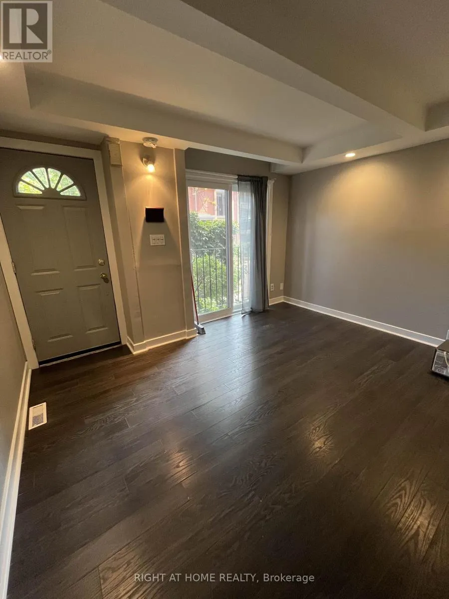 Row / Townhouse for rent: 32 - 325 Jarvis Street, Toronto, Ontario M5B 2C2