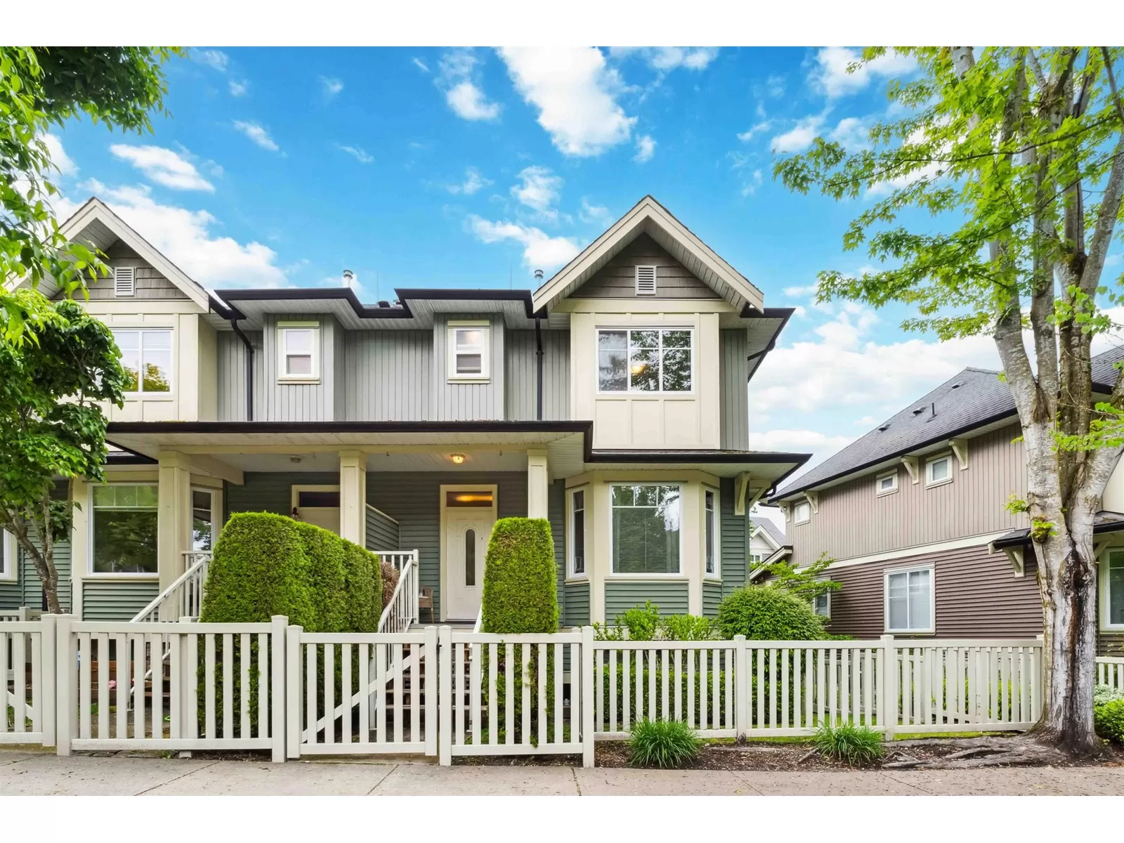 Row / Townhouse for rent: 32 6575 192 Street, Surrey, British Columbia V4N 5T8