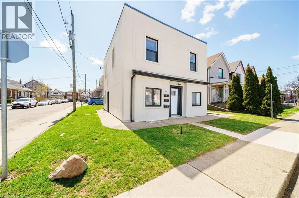 House for rent: 32 Britannia Avenue Unit# 2, Hamilton, Ontario L8H 1W4