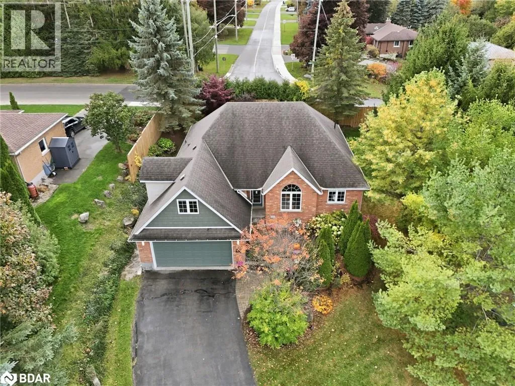 House for rent: 32 Dickinson Court, Elora, Ontario N0B 1S0