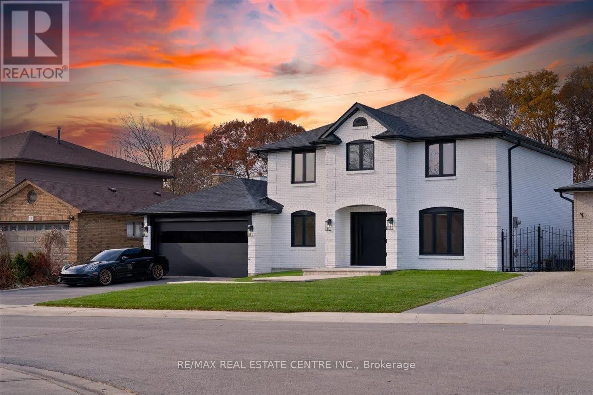 House for rent: 32 Elena Court, Hamilton, Ontario L9C 7P7