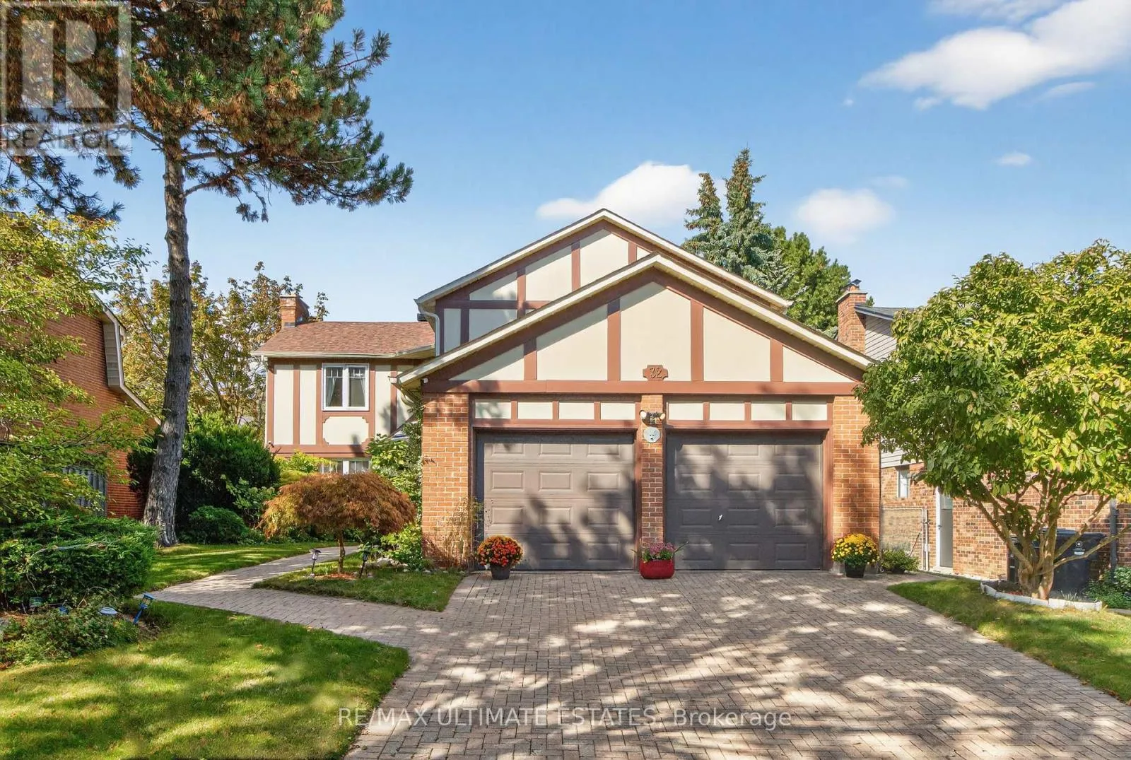 House for rent: 32 Mossgrove Trail, Toronto, Ontario M2L 2W3