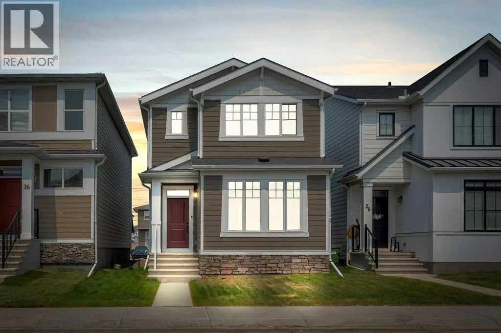 House for rent: 32 Rowmont Common Nw, Calgary, Alberta T3L 0L3