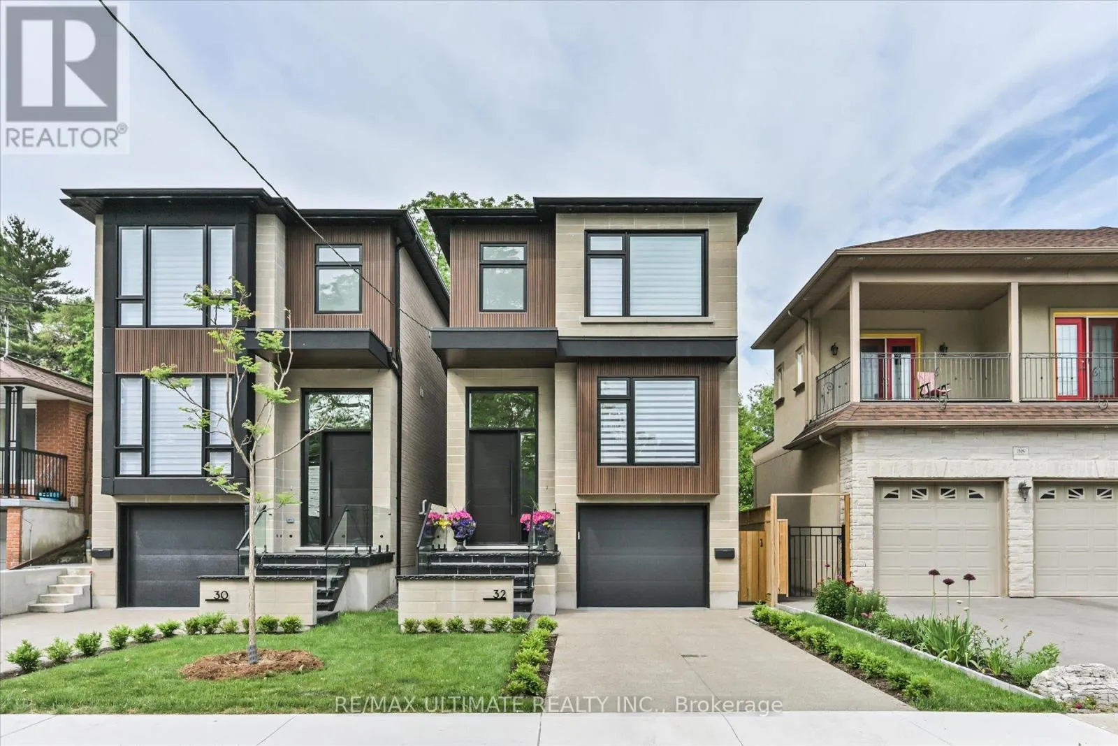 House for rent: 32 Thirty Eighth Street, Toronto, Ontario M8W 3L9