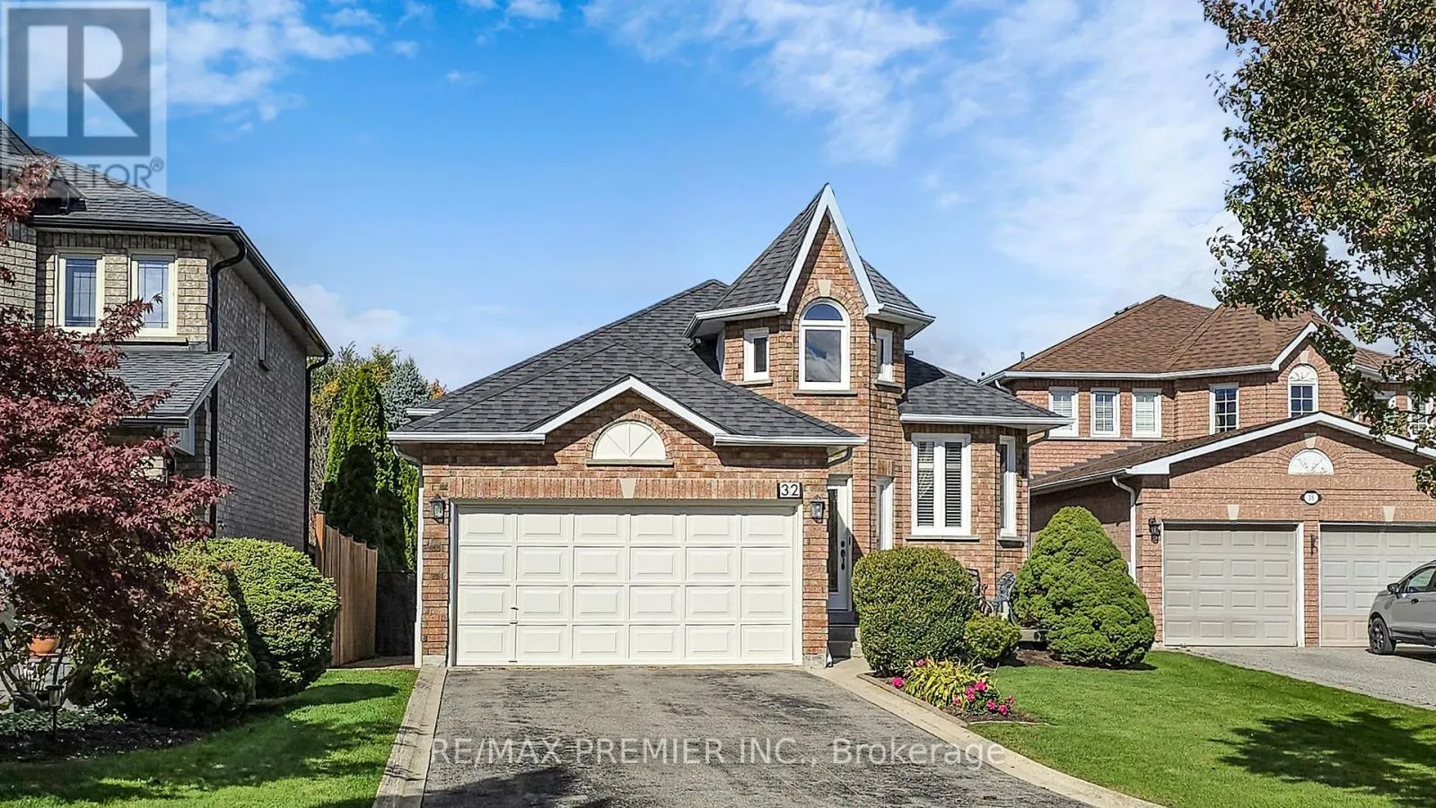House for rent: 32 Veneto Drive, Vaughan, Ontario L4L 8X4