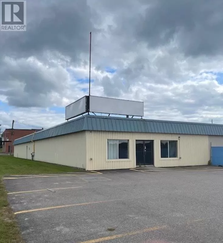 32 White Oak Dr, Sault Ste. Marie, Ontario P6B 4J8