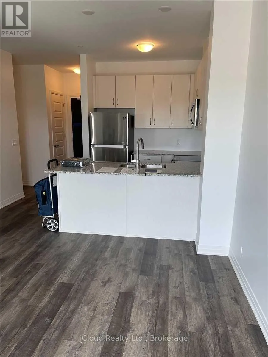 Apartment for rent: 320 - 102 Grovewood Common Drive, Oakville, Ontario L6H 0X2