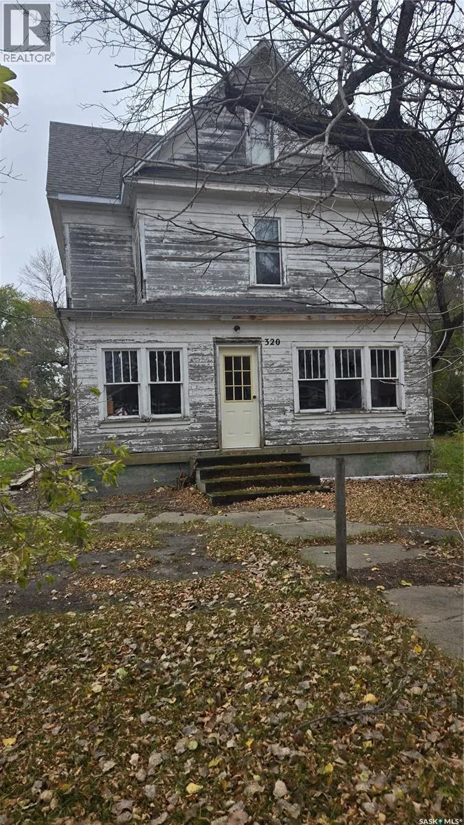 House for rent: 320 2nd Street, Carnduff, Saskatchewan S0C 0S0