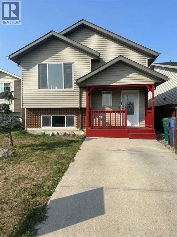 320 Tartan Circle W, Lethbridge, Alberta T1J 0Z1