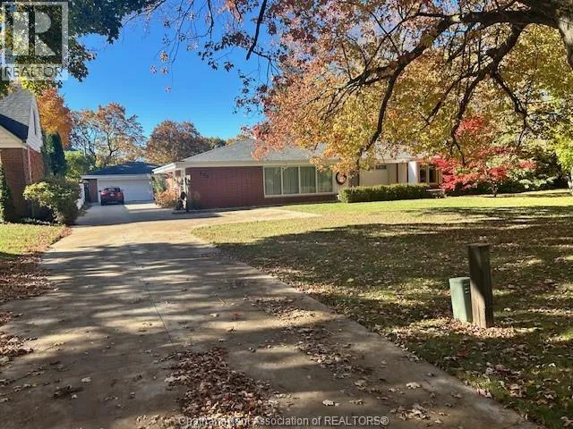 House for rent: 320 Victoria Avenue North, Chatham, Ontario N7L 2A9