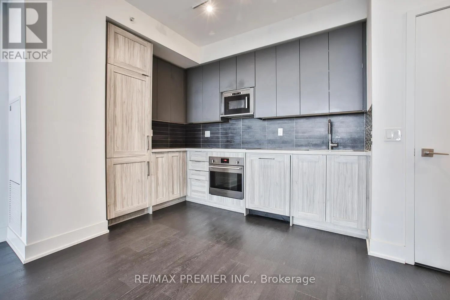 Apartment for rent: 3203 - 2908 Highway 7 Road, Vaughan, Ontario L4K 0K5