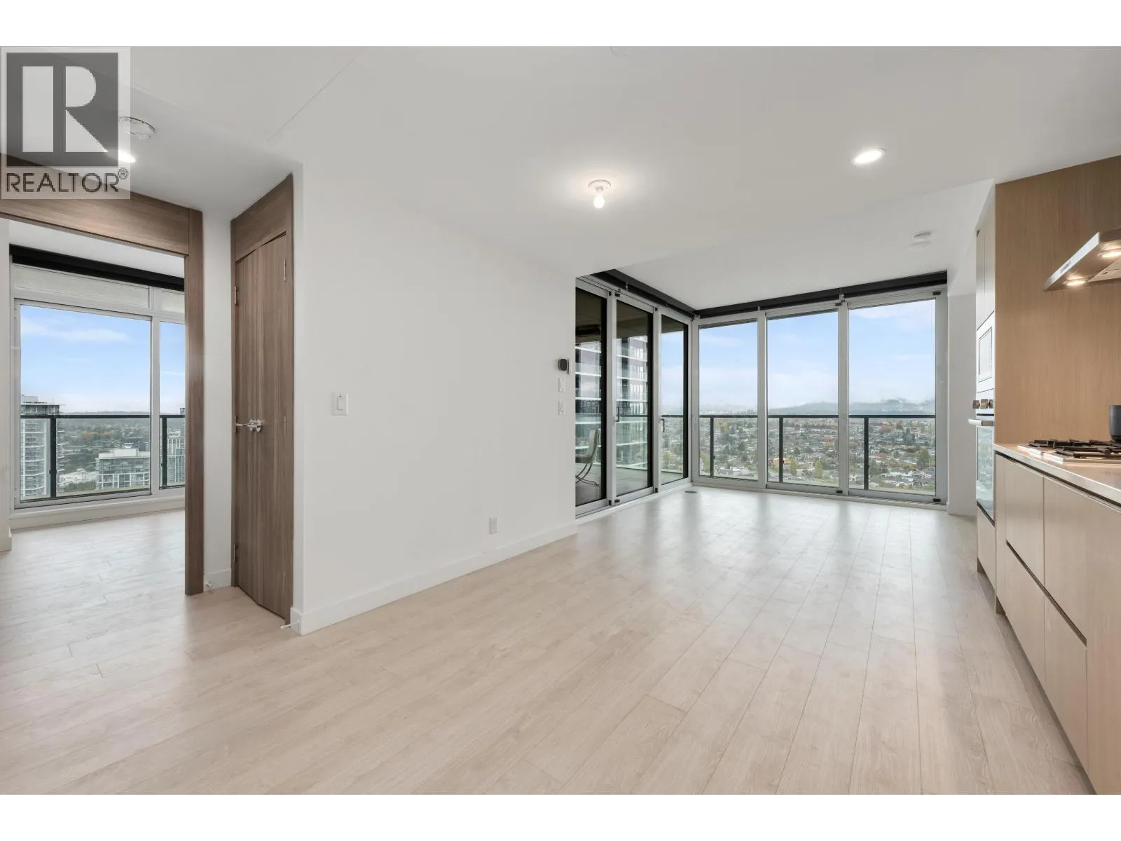 Apartment for rent: 3204 4890 Lougheed Highway, Burnaby, British Columbia V5C 0N2