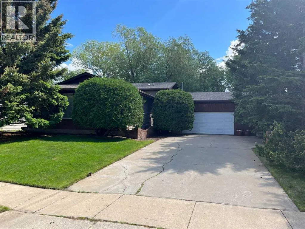 House for rent: 3205 58 Avenue, Lloydminster, Alberta T9V 1X5