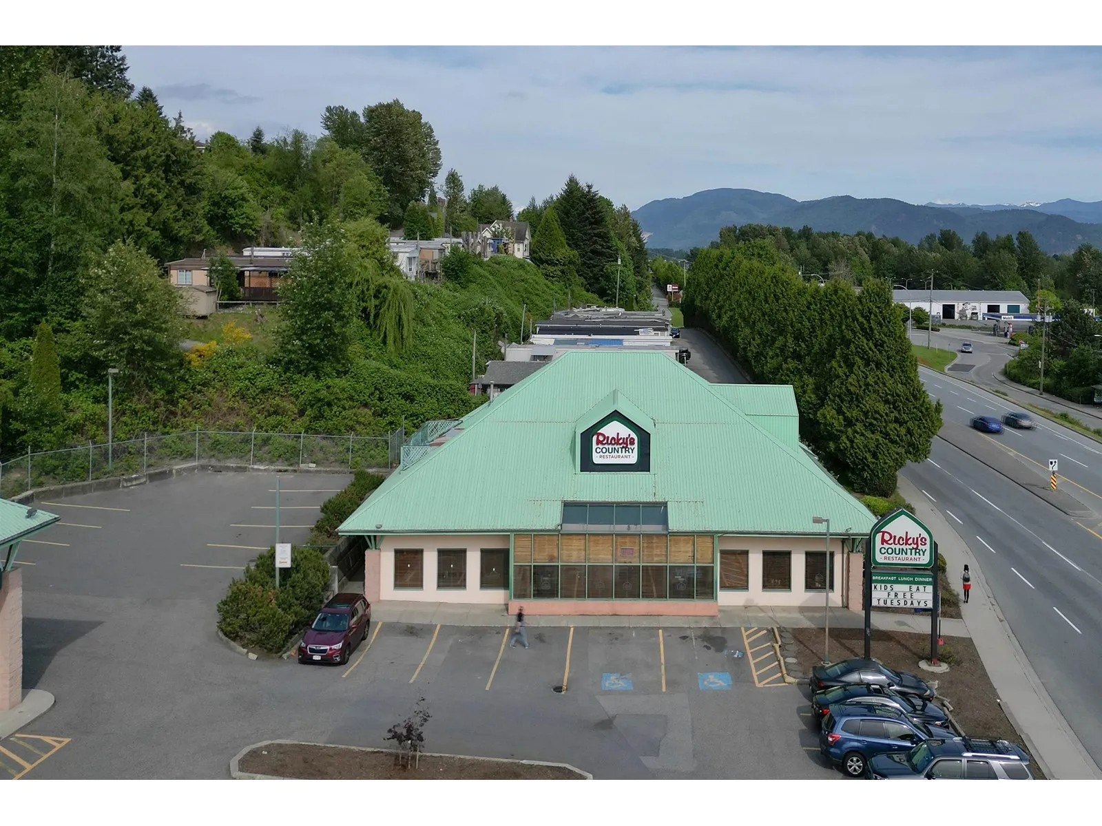 32081 Lougheed Highway, Mission, British Columbia V2V 7P8