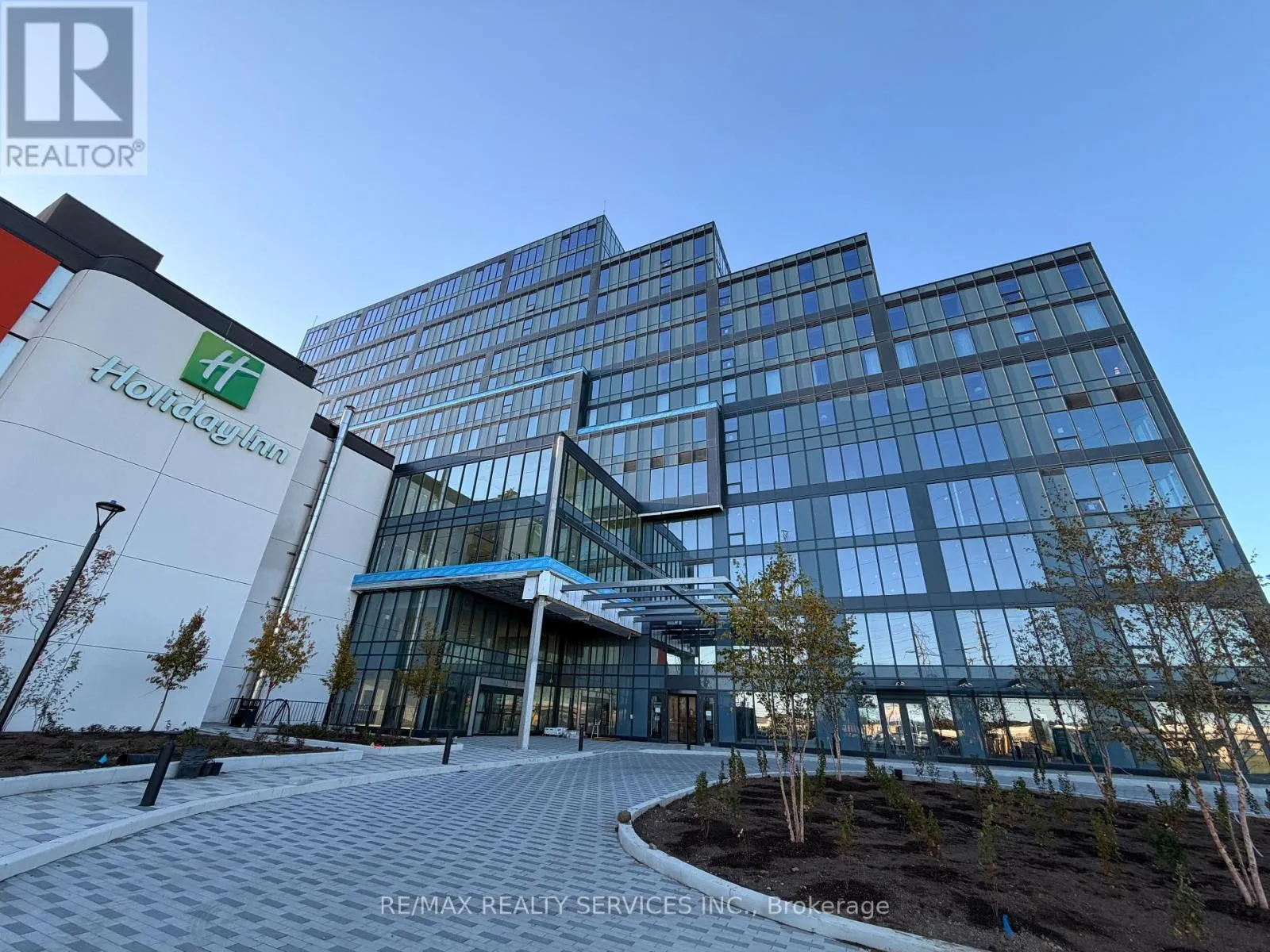 Offices for rent: 321 - 600 Dixon Road, Toronto, Ontario M9W 1J1