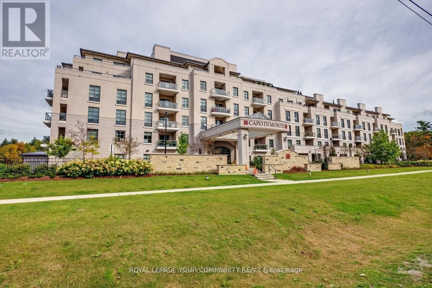 Apartment for rent: 321 - 9909 Pine Valley Drive, Vaughan, Ontario L4H 0X6