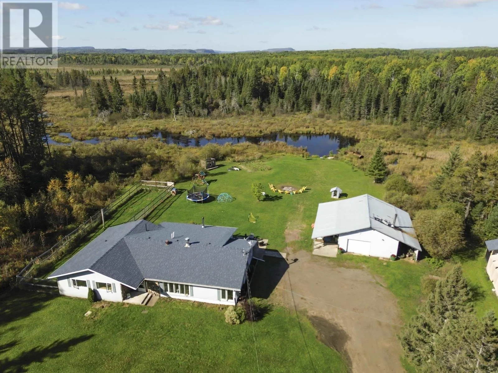 321 Hwy 597, Neebing, Ontario P7L 0E8