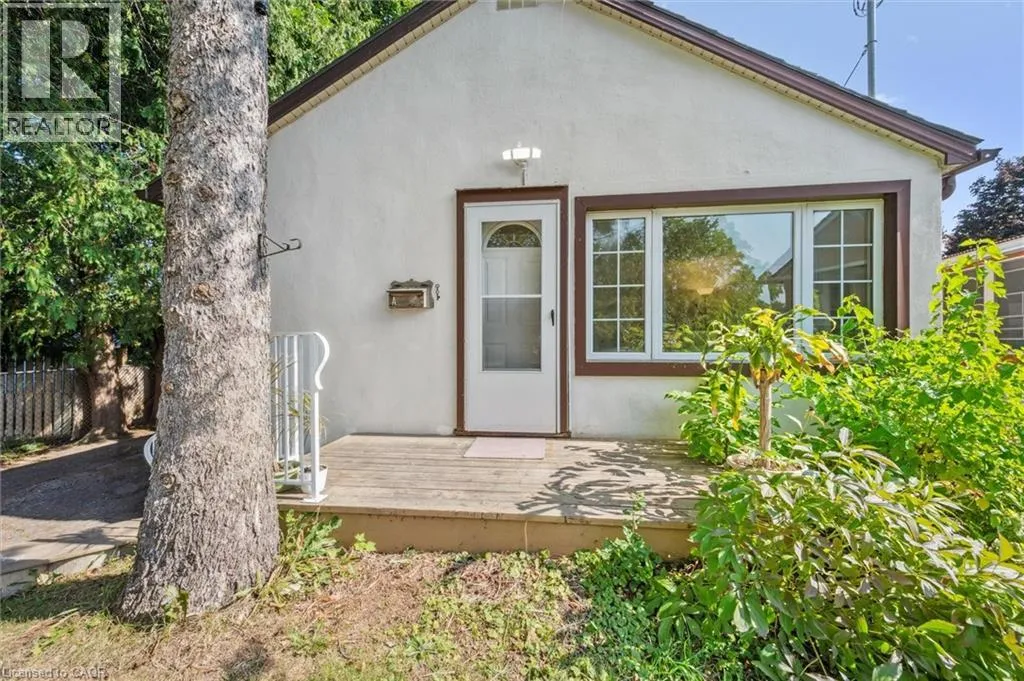 House for rent: 321 Vine Street, Cambridge, Ontario N3H 2Y5