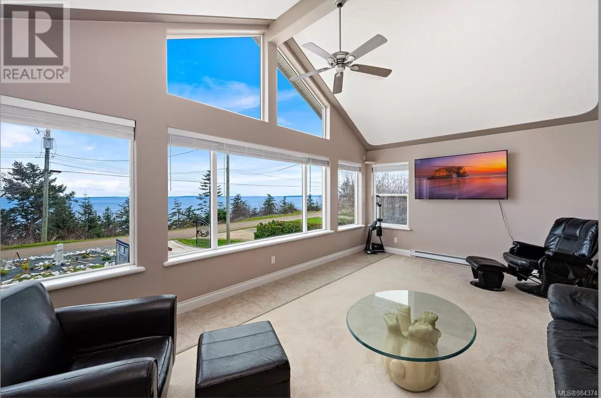 House for rent: 321 Wireless Rd, Comox, British Columbia V9M 3T6