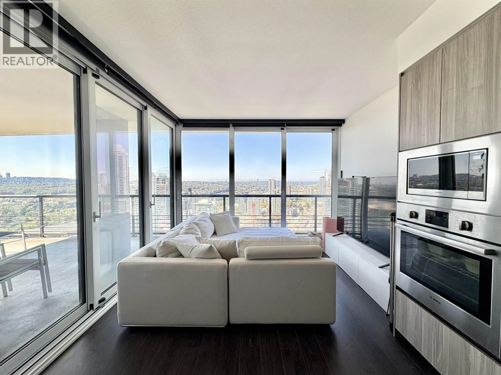 Apartment for rent: 3211 4720 Lougheed Highway, Burnaby, British Columbia V5C 0M8