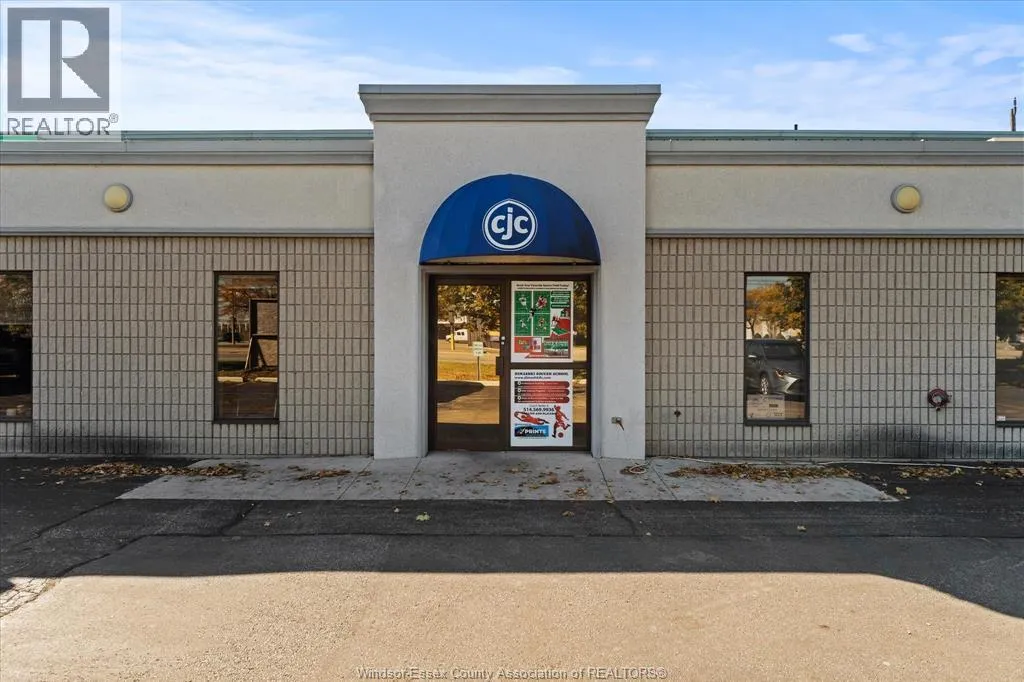 3215 Jefferson Unit# 100, Windsor, Ontario N8T 2W7
