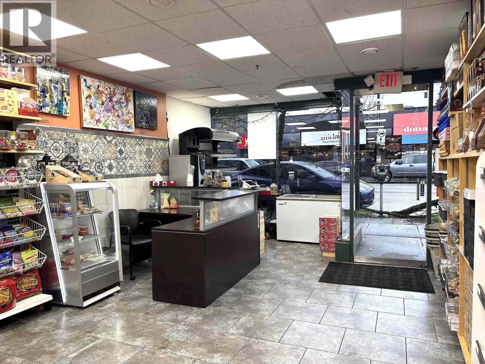 3216 W Broadway, Vancouver, British Columbia V6K 2H4