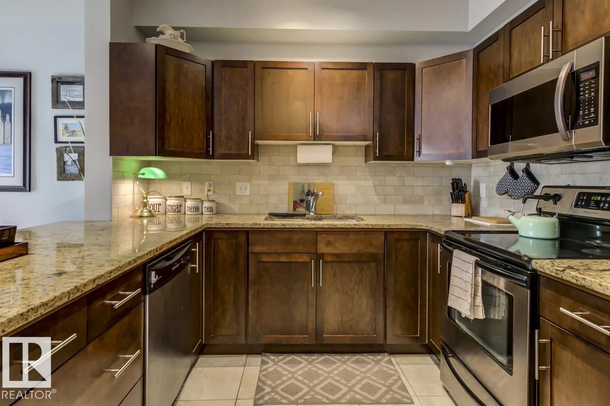 Apartment for rent: #322 2035 Grantham Co Nw, Edmonton, Alberta T5T 3X4