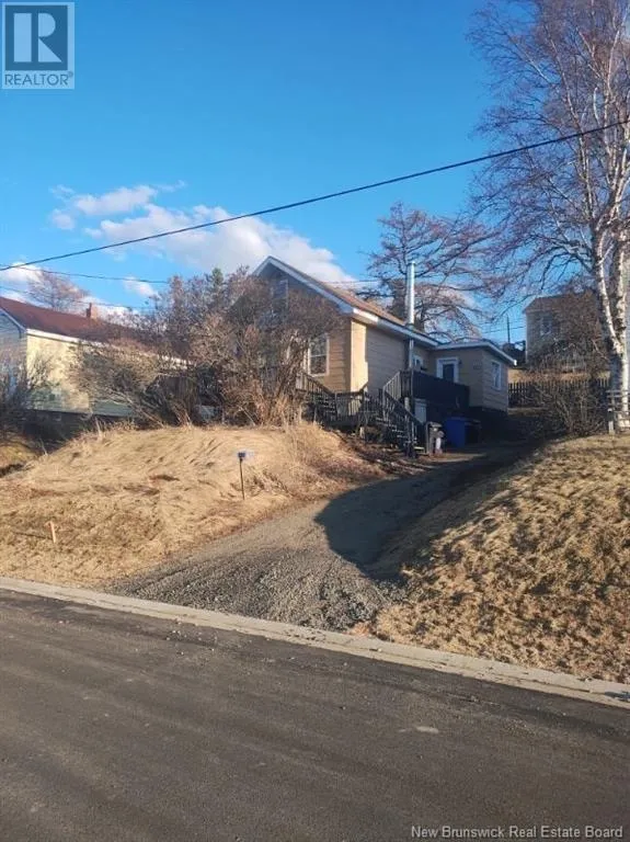 House for rent: 322 Adelaide Street, Dalhousie, New Brunswick E8C 1A2