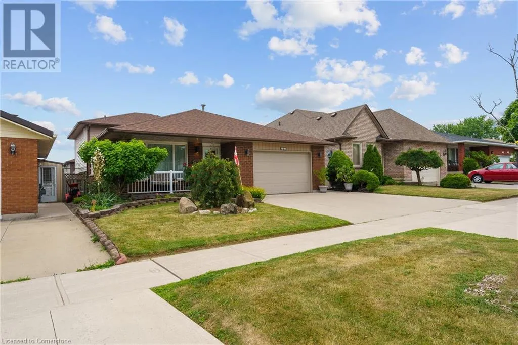 House for rent: 322 Stone Church Road E, Hamilton, Ontario L9B 1B2