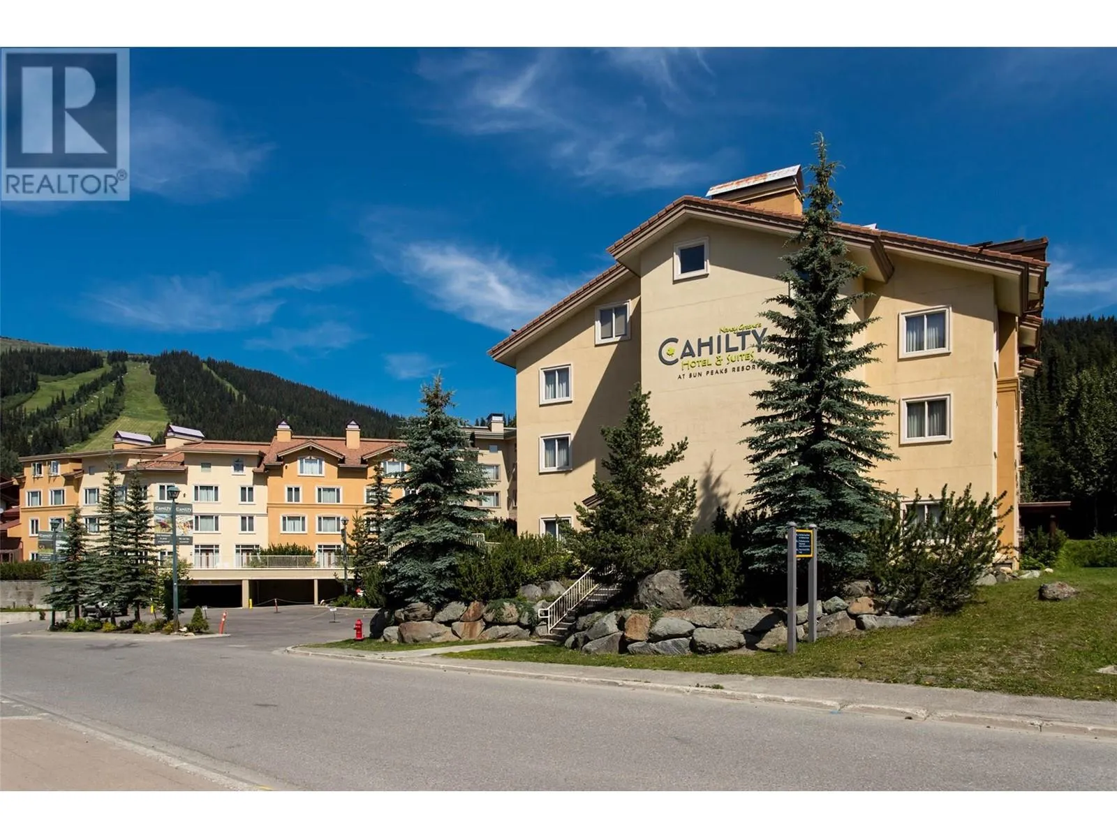 Apartment for rent: 3220 Village Way Unit# 205/211, Sun Peaks, British Columbia V0E 5N0