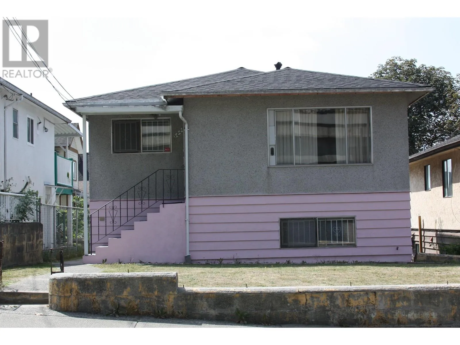 House for rent: 3228 Vanness Avenue, Vancouver, British Columbia V5R 5A5